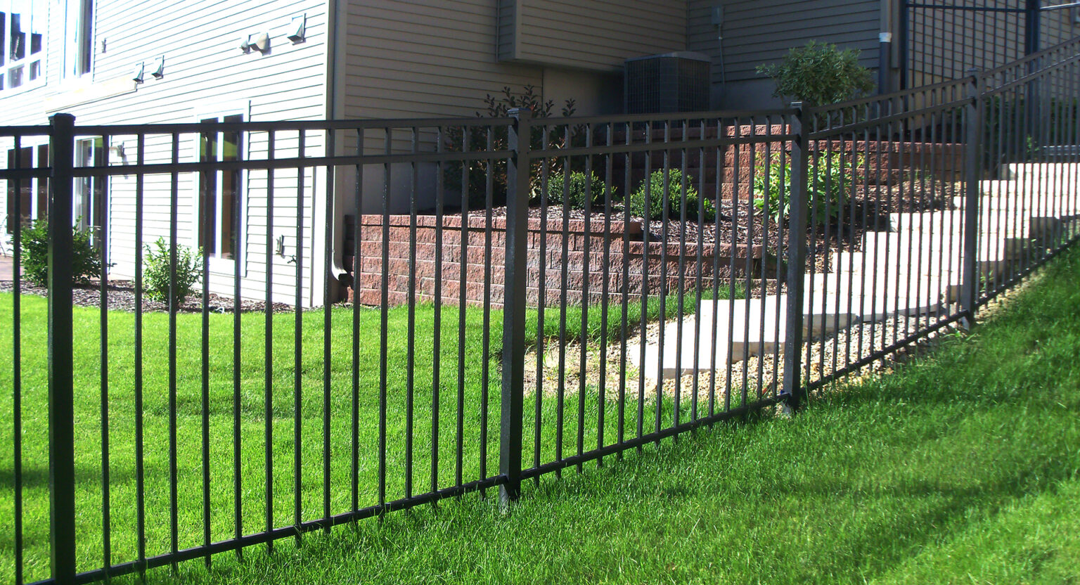 AlumiGuard® Flat Top Residential Fences